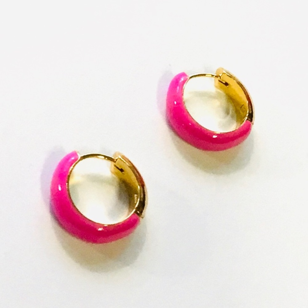 Kate Spade Candy Drops Enamel Huggie Hoop Earrings in magenta pink - Picture 10 of 11
